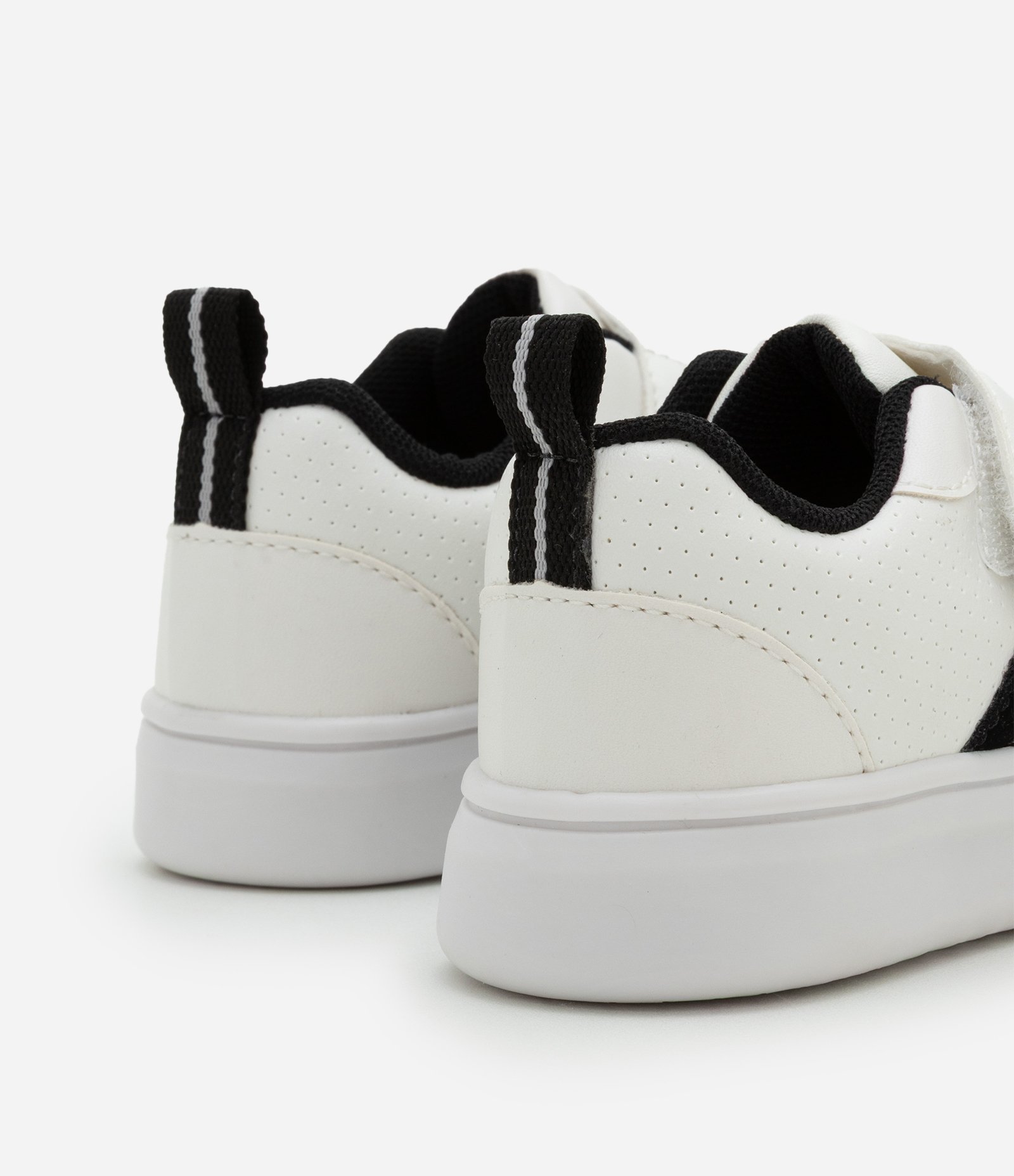 Tênis Infantil com Recortes e Sola LED - 20 ao 27 Branco 2