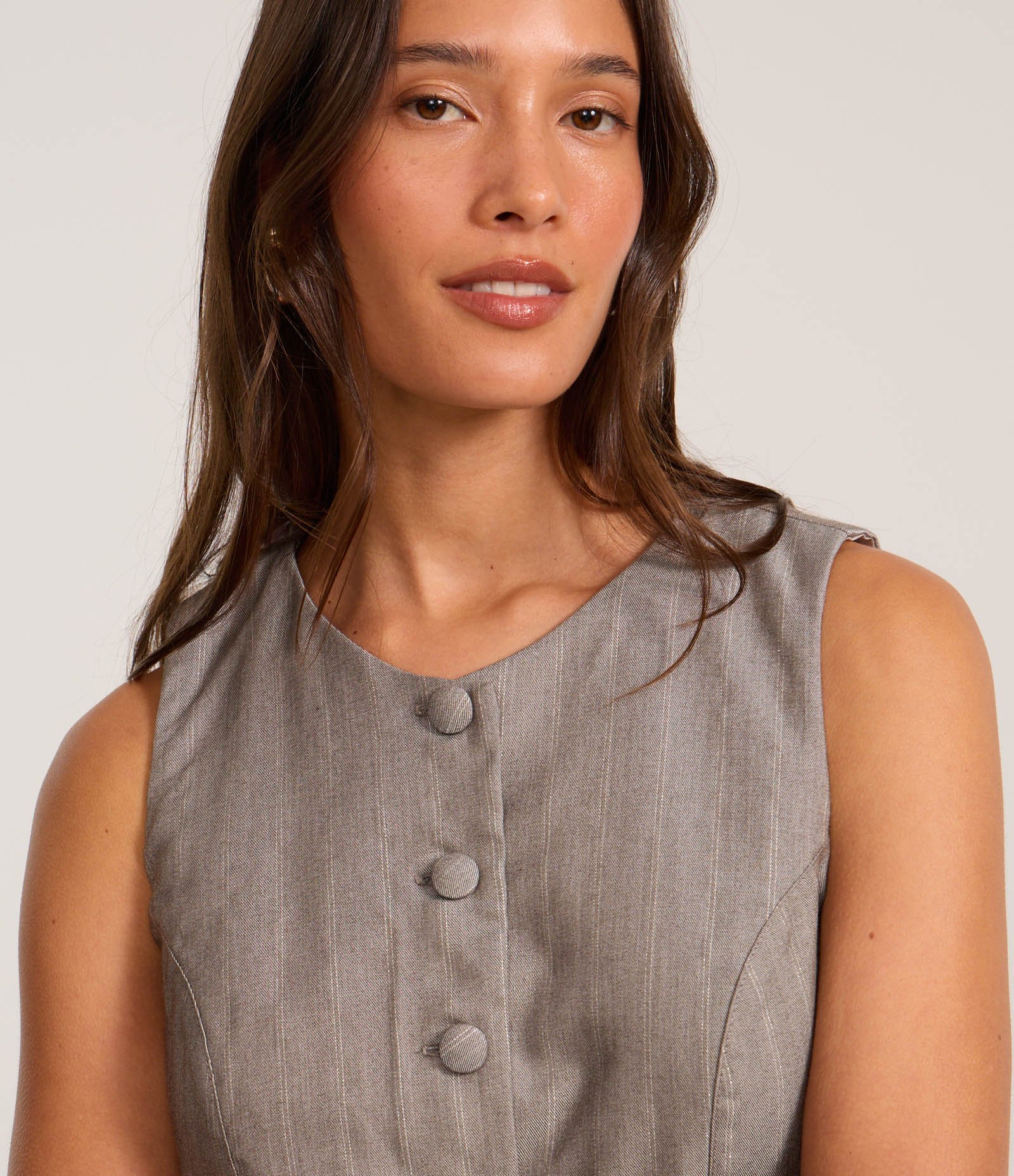 Colete em Alfaiataria com Listras e Abotoamento Frontal Cinza 3