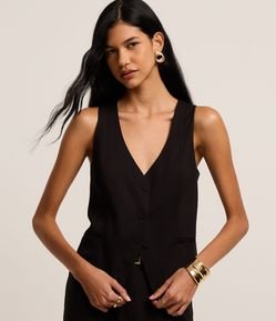 Colete Slim Alfaiatado com Decote V e Barra Assimétrica