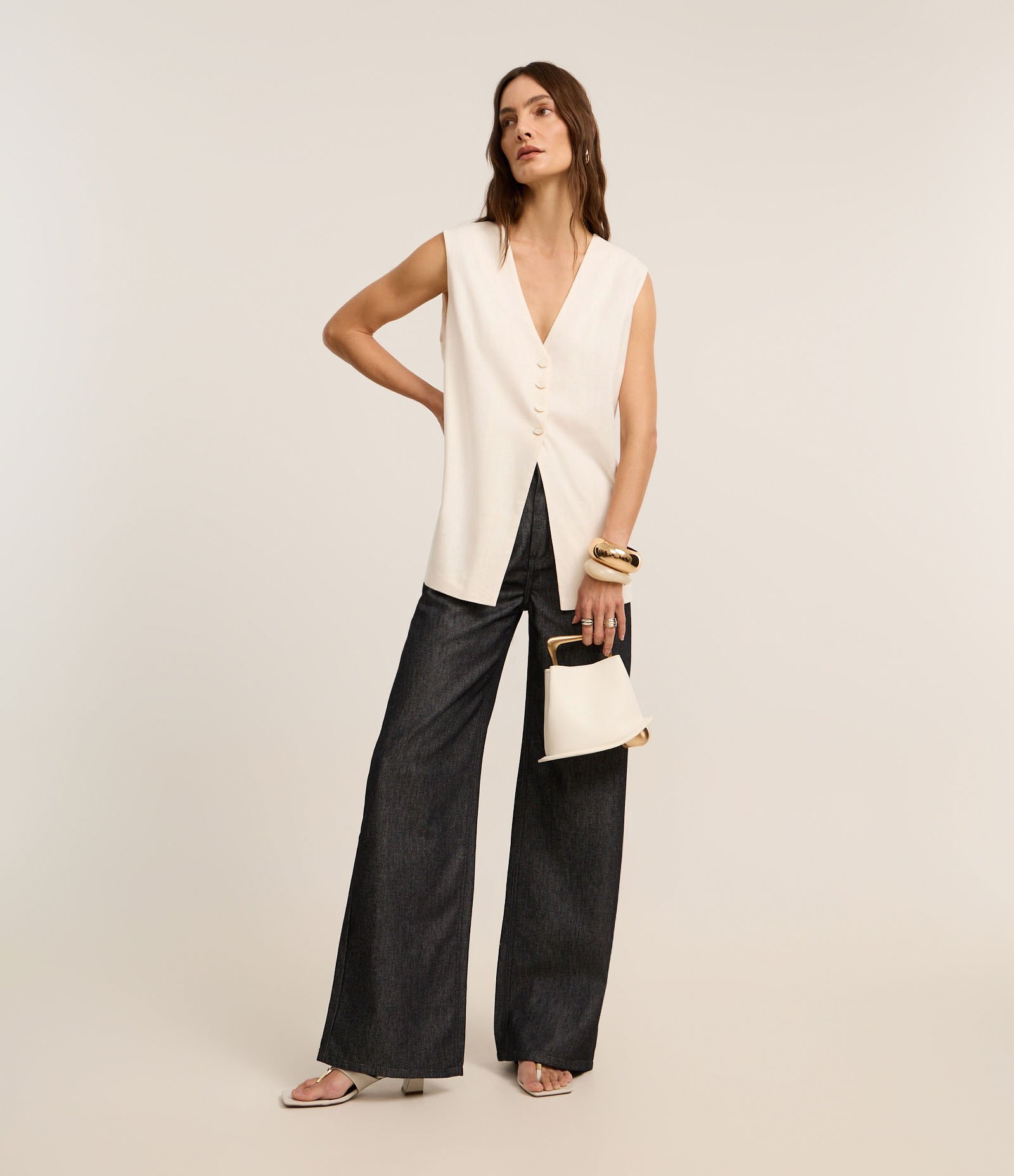 Colete Alongado Texturizado em Cambraia com Amarração Off White 2