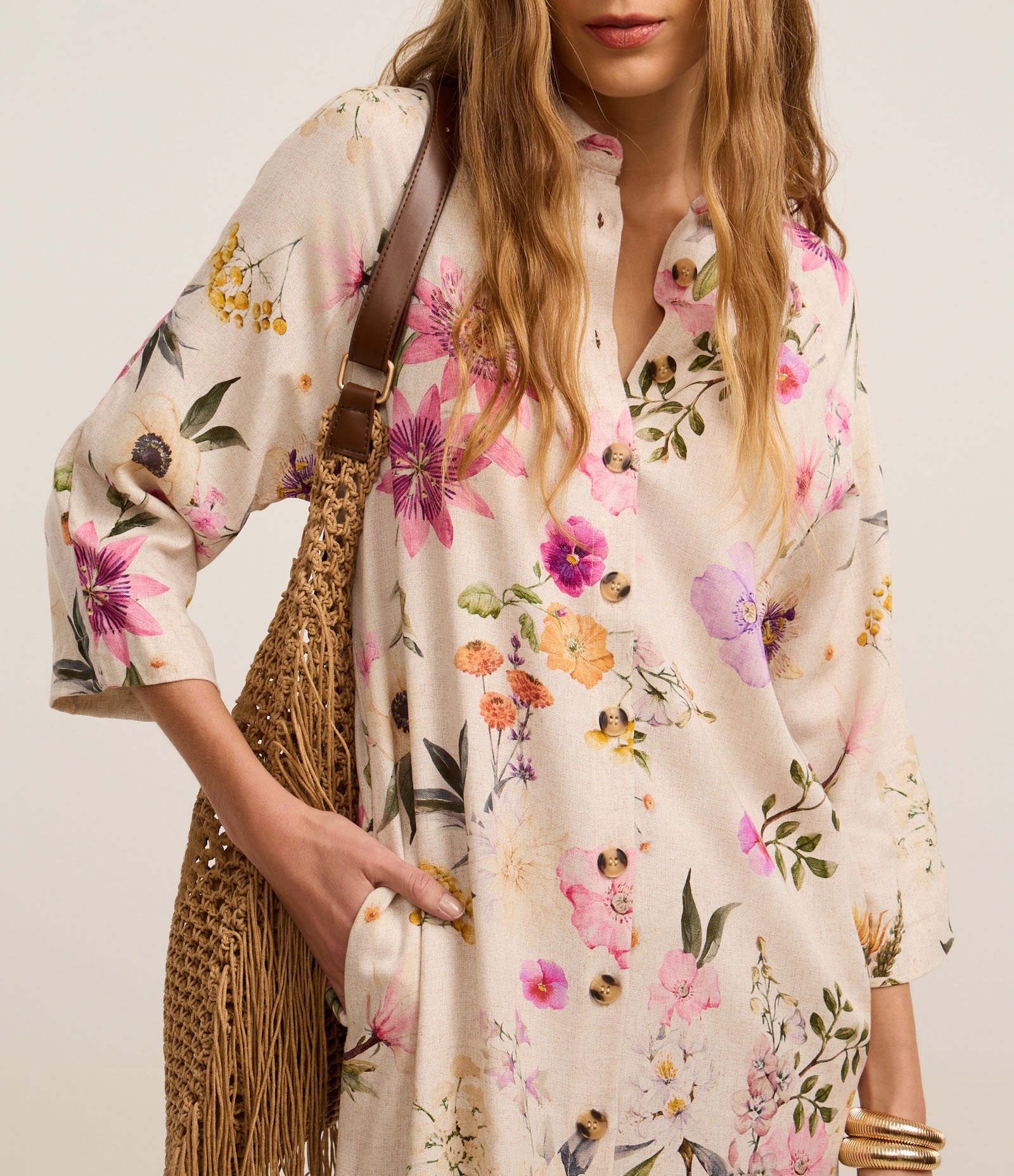 Vestido Chemise Longo em VIscolinho com Estampa Primaveril Bege 3