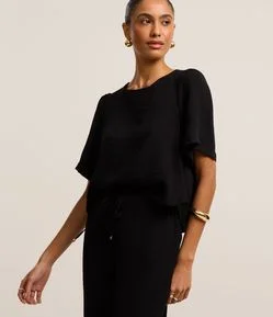 Blusa em Airflow com Manga Bufante e Abertura Gota