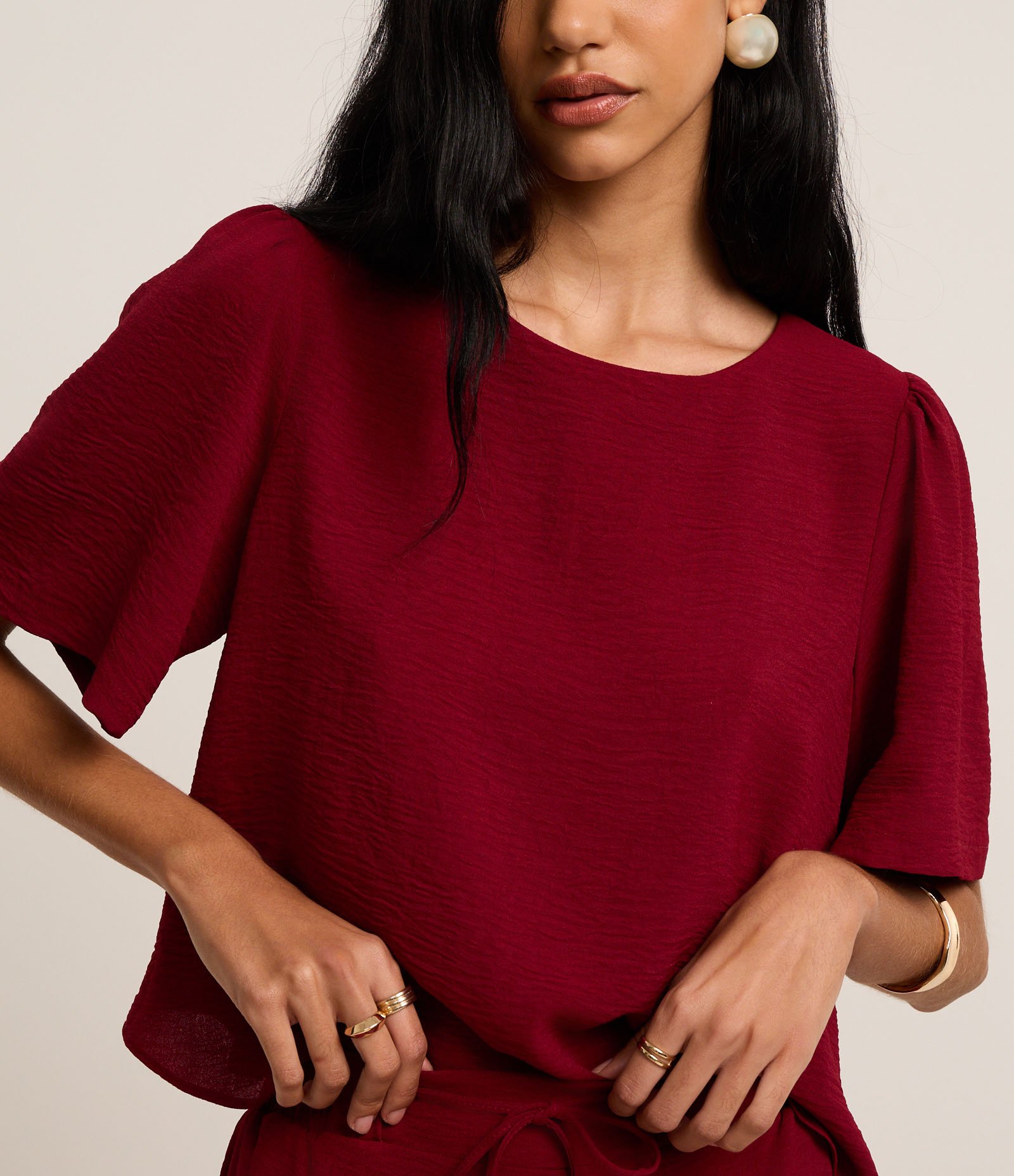 Blusa em Airflow com Manga Bufante e Abertura Gota Vermelho 6