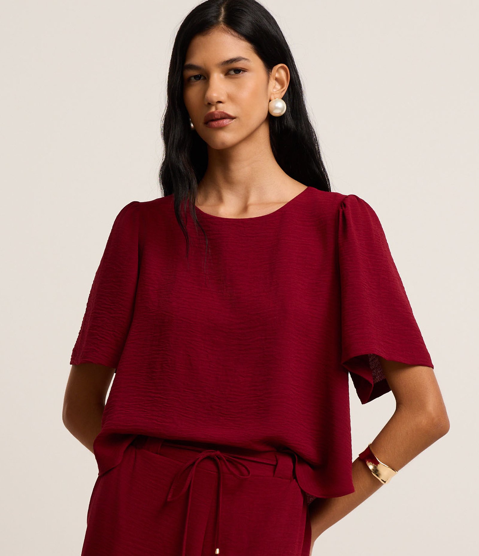 Blusa em Airflow com Manga Bufante e Abertura Gota Vermelho 3