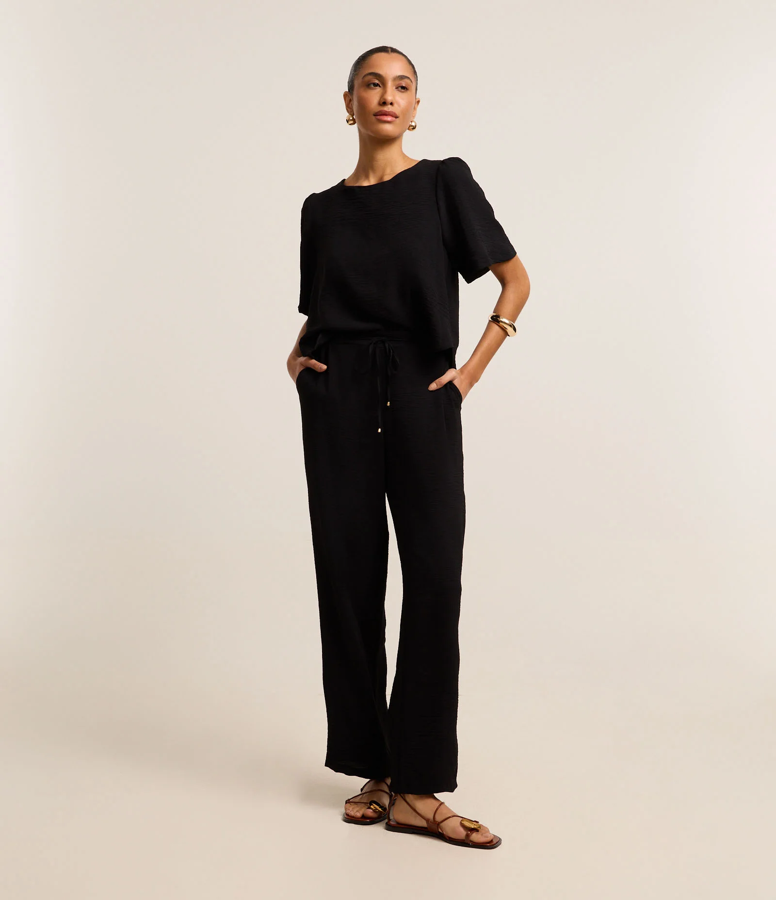 Calça Wide Leg com Amarração e Efeito Airflow Preto 1