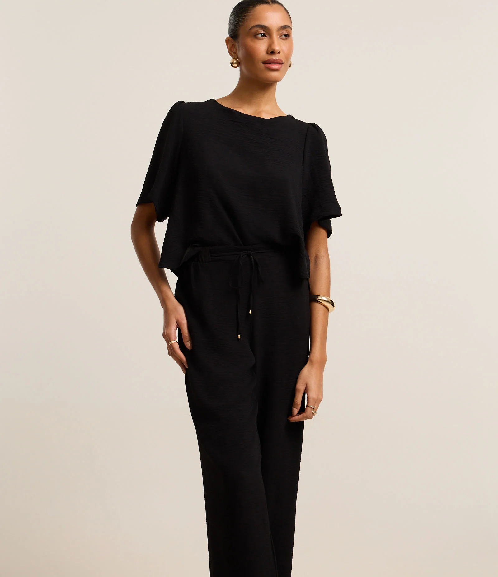 Calça Wide Leg com Amarração e Efeito Airflow Preto 2