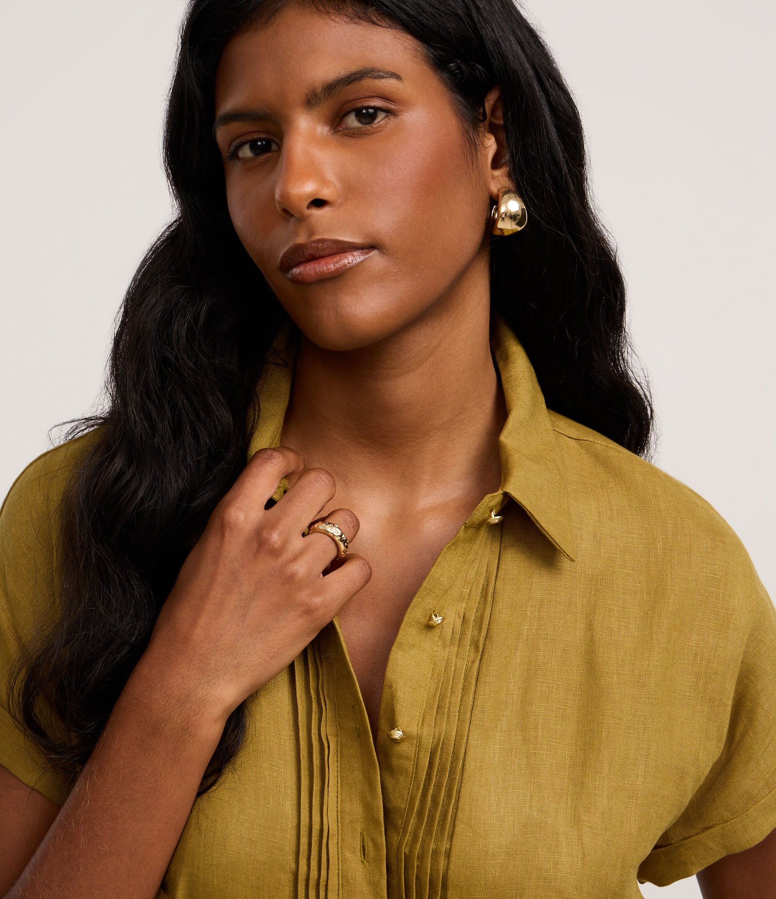 Vestido Chemise Evasê Midi em Linho com Cinto de Ráfia Verde 4