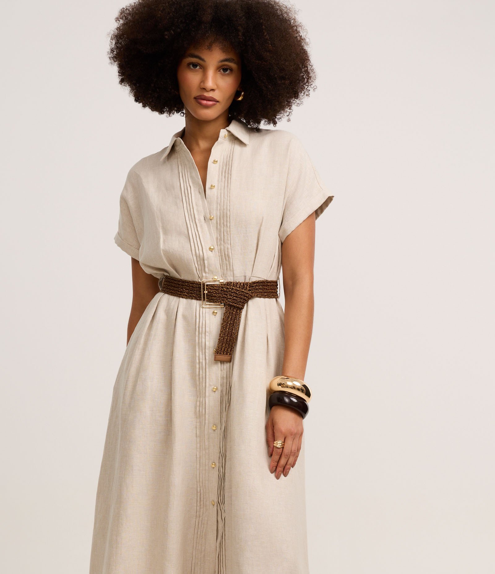 Vestido Chemise Evasê Midi em Linho com Cinto de Ráfia Bege 2