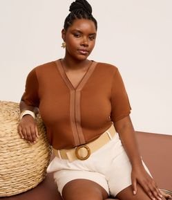 Blusa em Viscocrepe com Decote V em Retilínea Curve & Plus Size