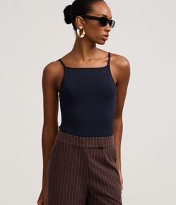 Blusa de Alça em Tricô com Decote Reto