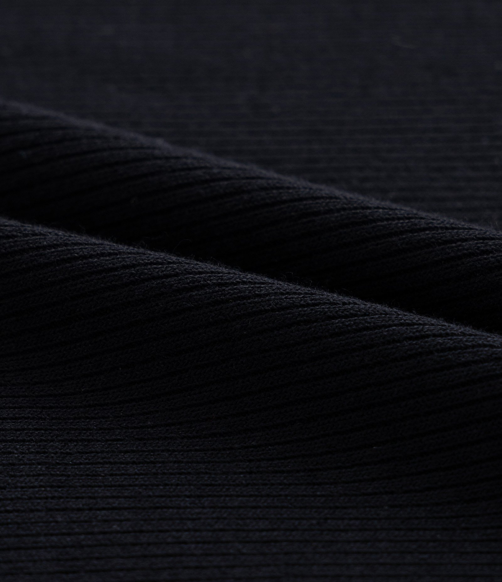 Regata Cropped Esportiva em Ribana com Listras Laterais Curve & Plus Size Preto 7