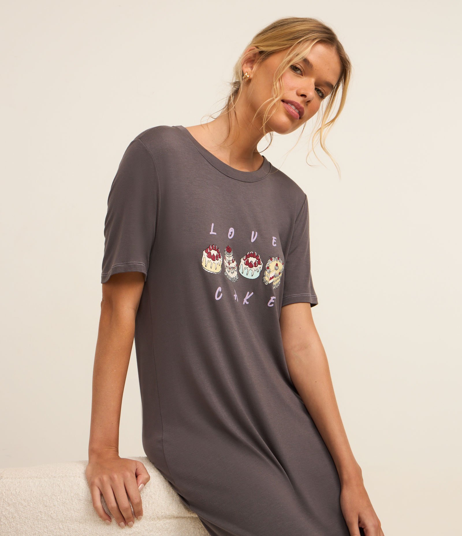 Camisola em Viscose com Estampa Love Cake Cinza 1