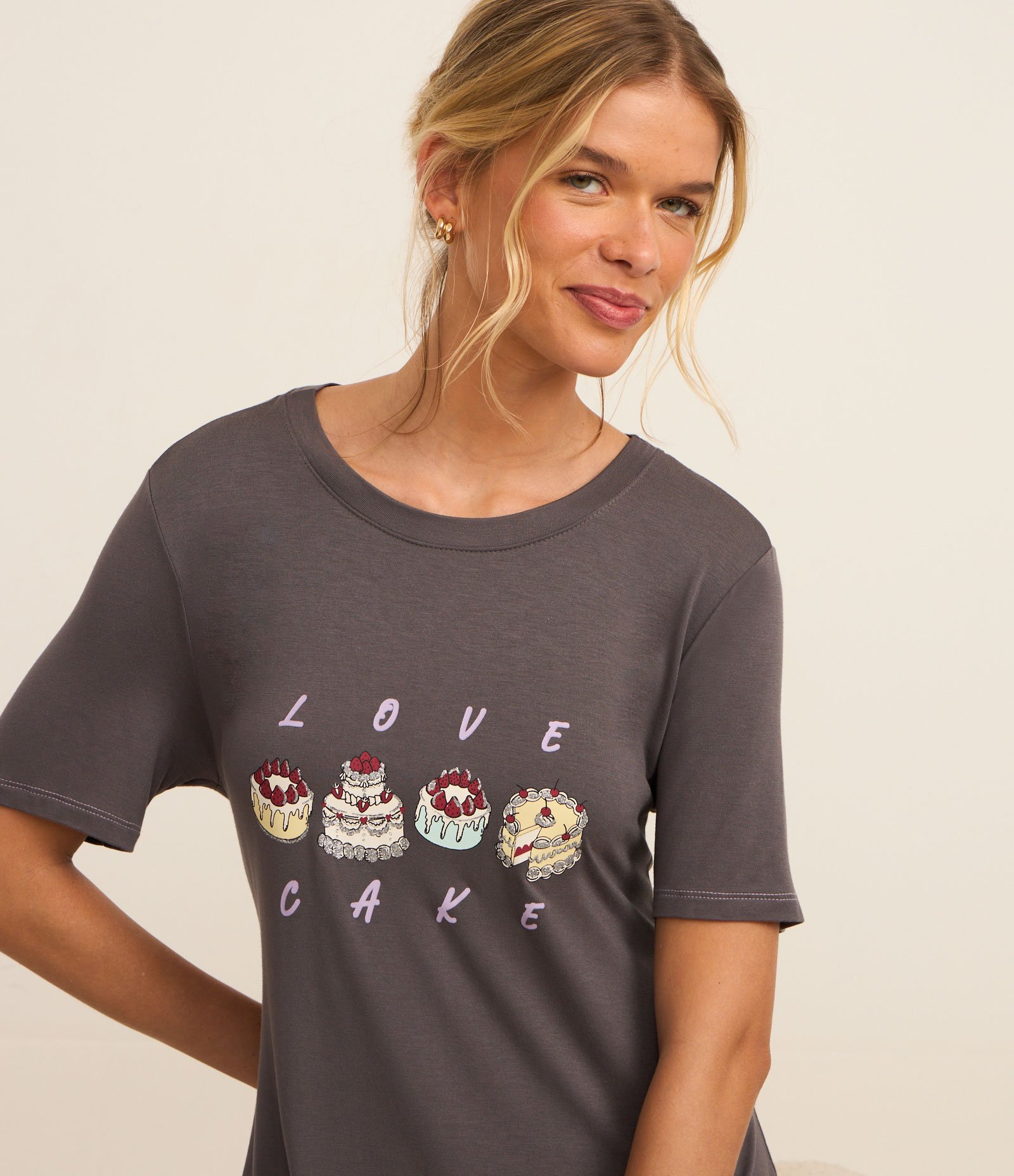 Camisola em Viscose com Estampa Love Cake Cinza 2