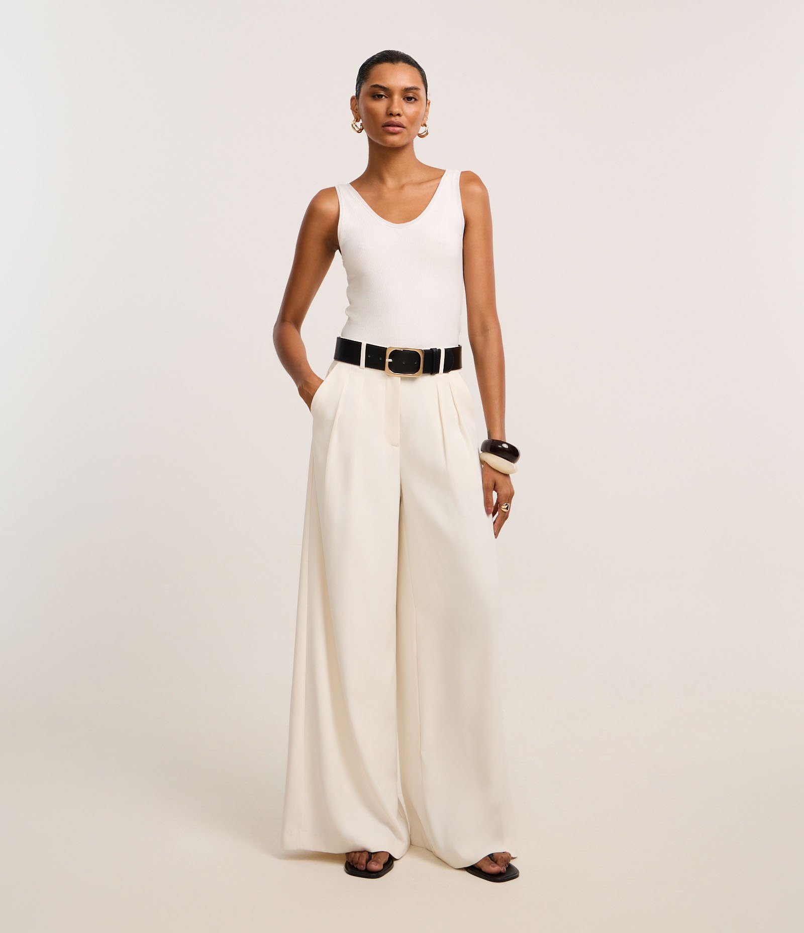 Regata em Ribana com Viés Contrastante Branco 2