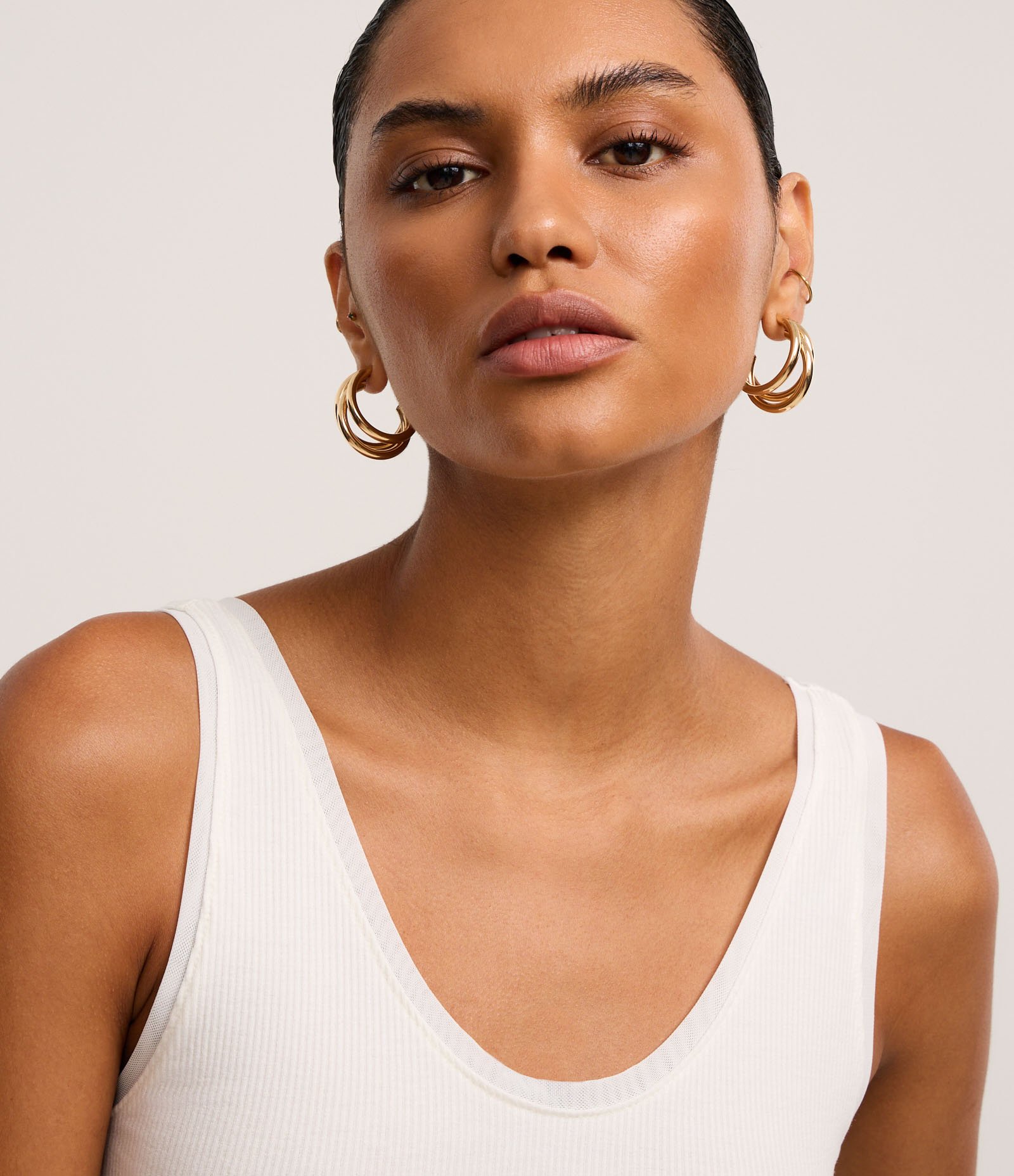 Regata em Ribana com Viés Contrastante Branco 3