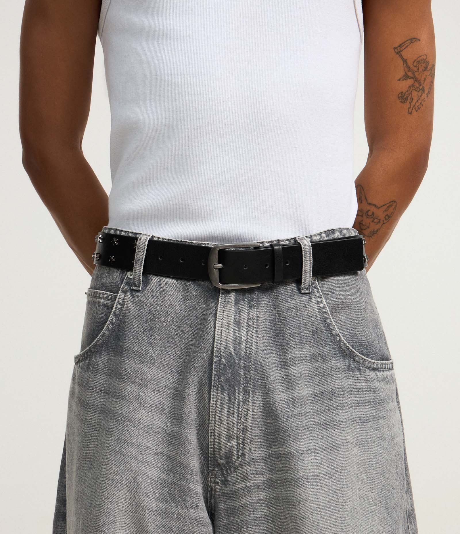 Cinto em PU com Tachinhas de Estrelas e Fivela de Metal Preto 6