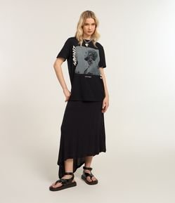 Saia Evasê em Viscose com Barra Assimétrica