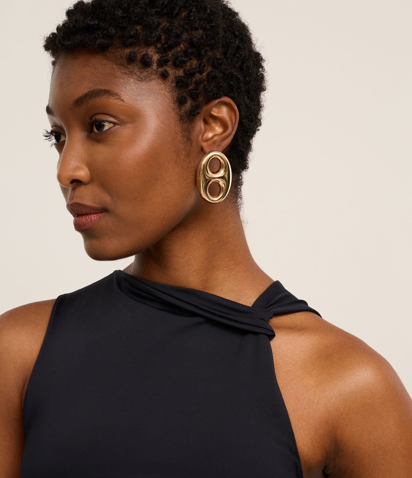 Vestido Midi em Microfibra com Drapeado Lateral e Ombro Diferenciado Preto 4