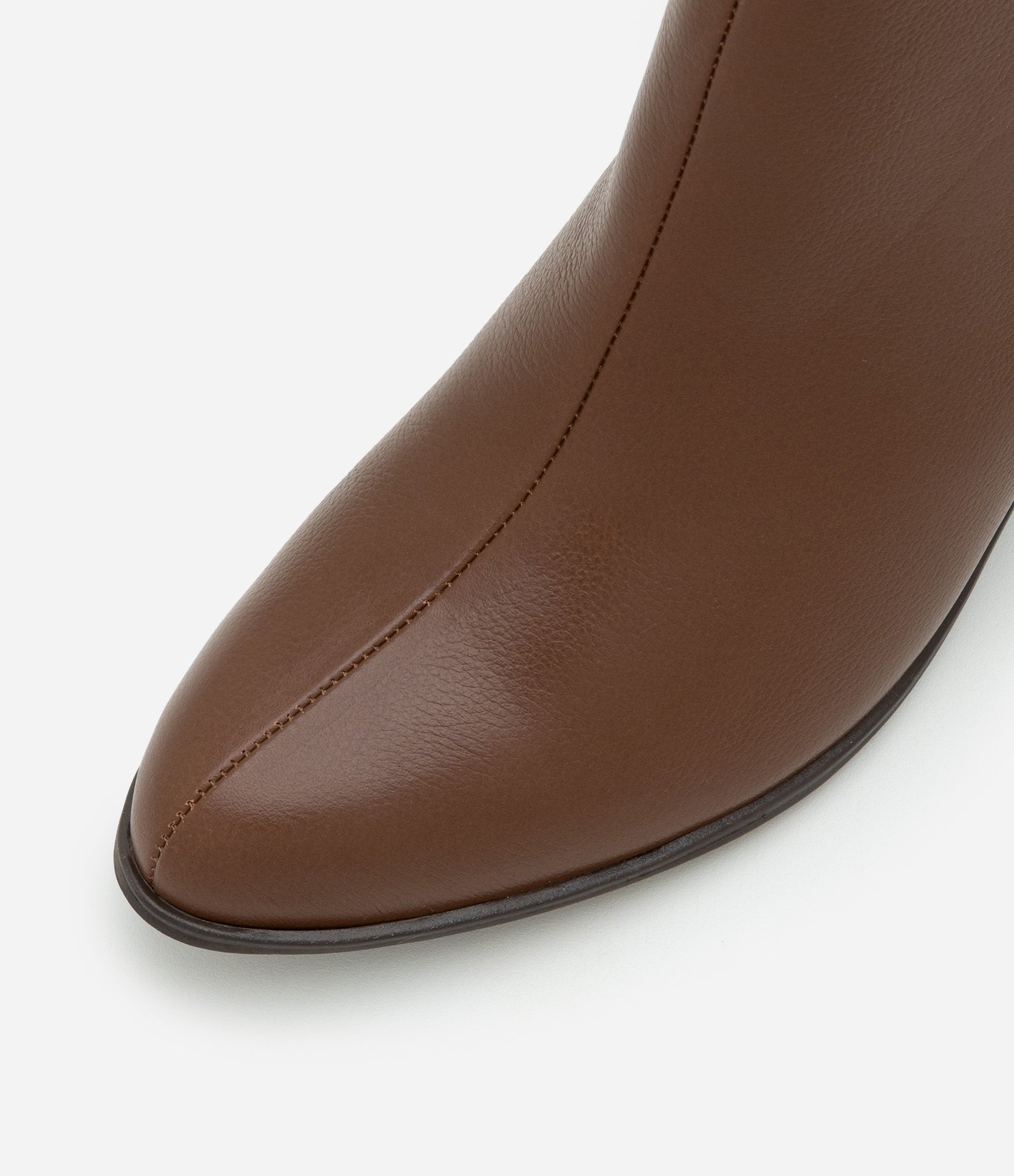Bota de Couro com Cano Baixo e Detalhe Lateral Contrastante Marrom 5