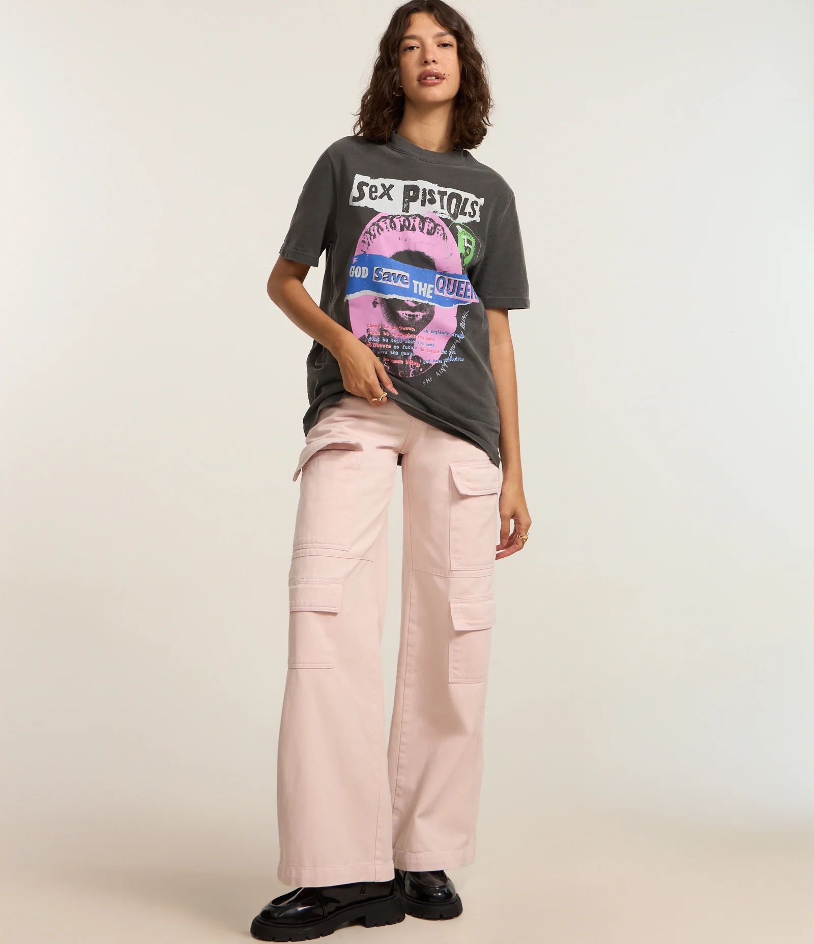 Camiseta Alongada em Algodão com Estampa Sex Pistols Cinza 2