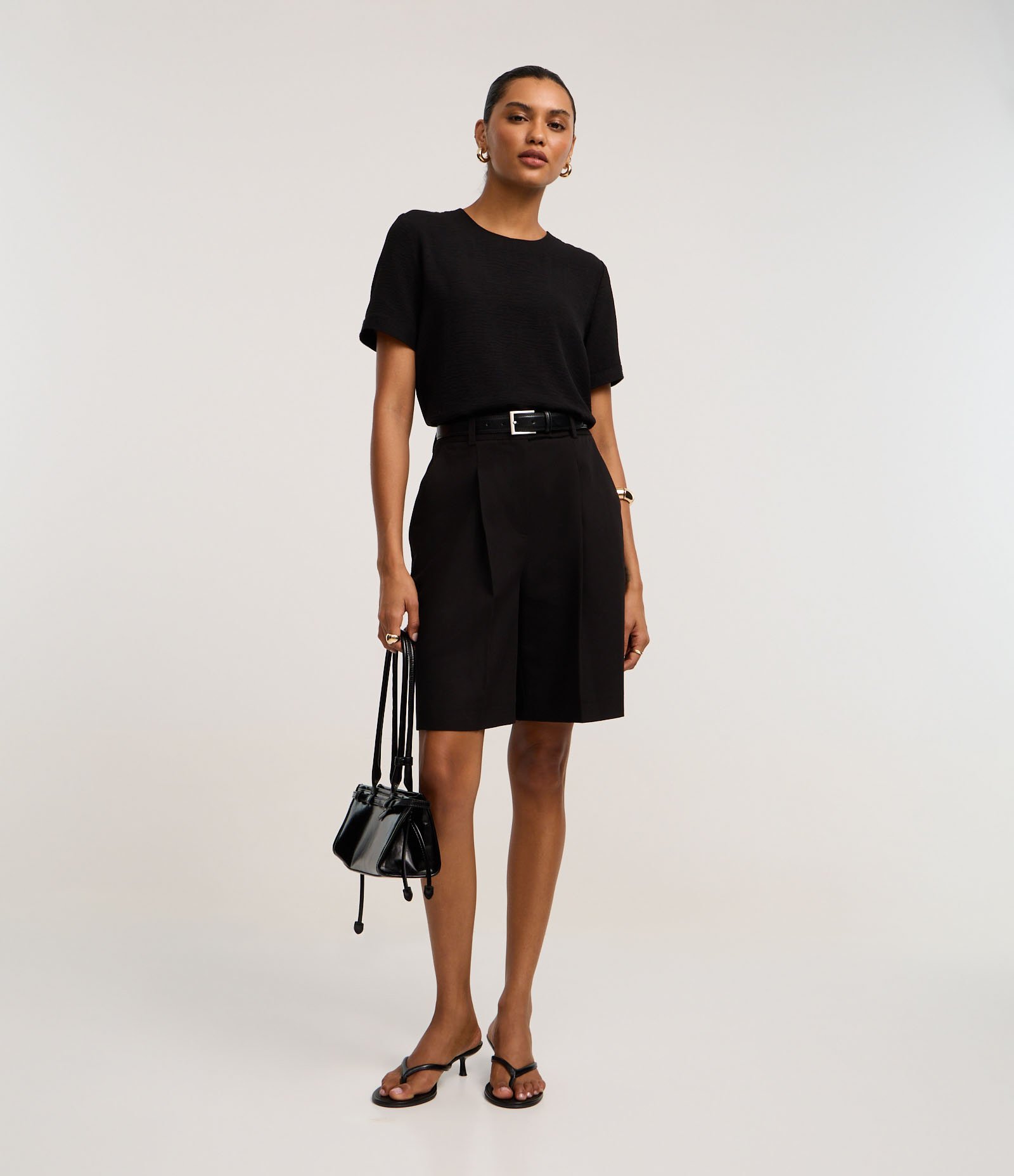 Blusa com Abertura nas Costas e Detalhes Pespontados Preto 2