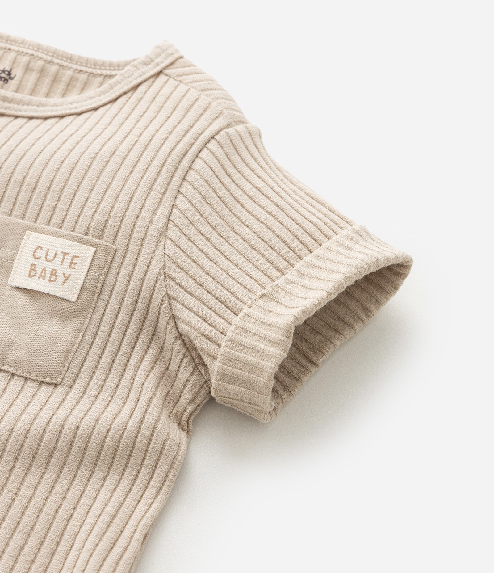 Macaquinho Infantil Canelado com Bolsinho - Tam 0 a 24 meses Marrom 5