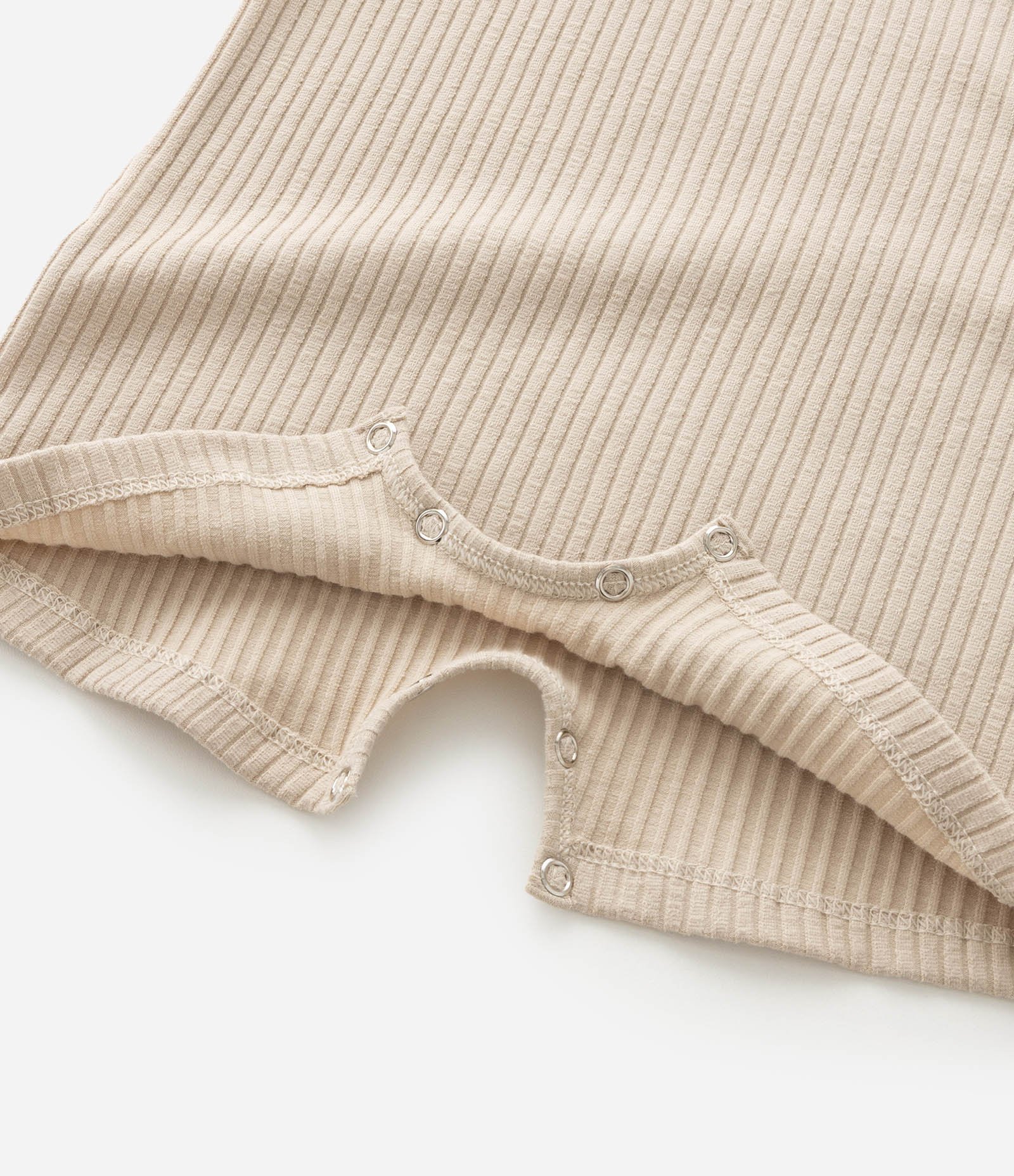 Macaquinho Infantil Canelado com Bolsinho - Tam 0 a 24 meses Marrom 6