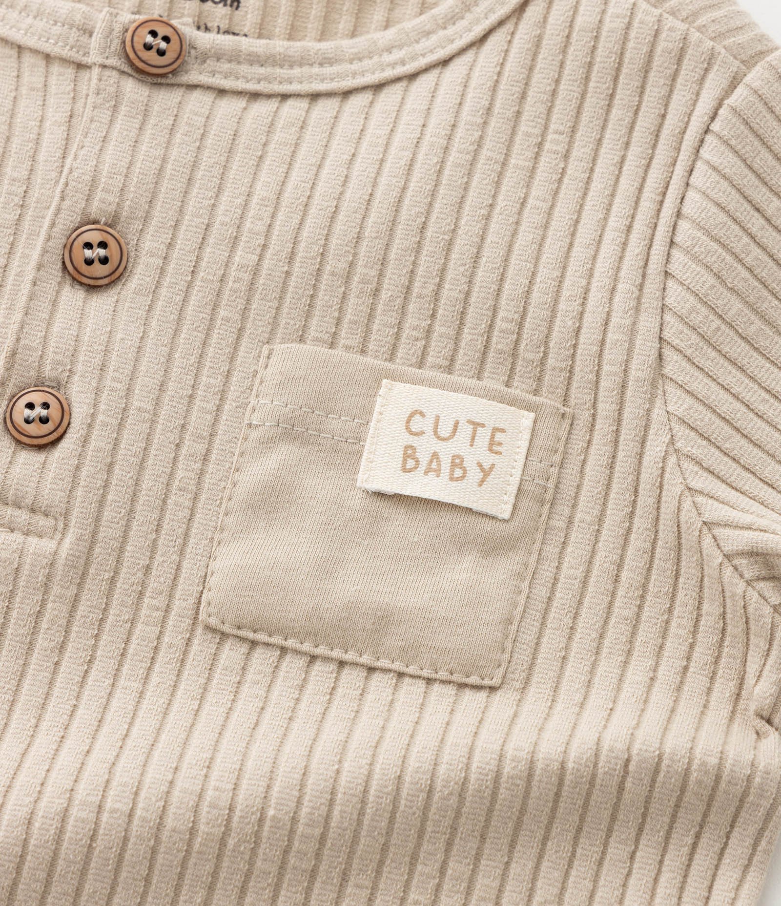 Macaquinho Infantil Canelado com Bolsinho - Tam 0 a 24 meses Marrom 8