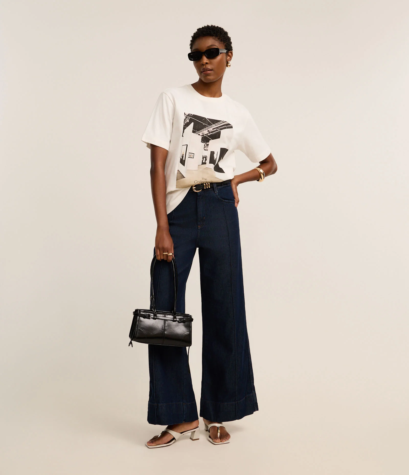 Camiseta em Algodão com Estampa Galeria de Arte Branco 2