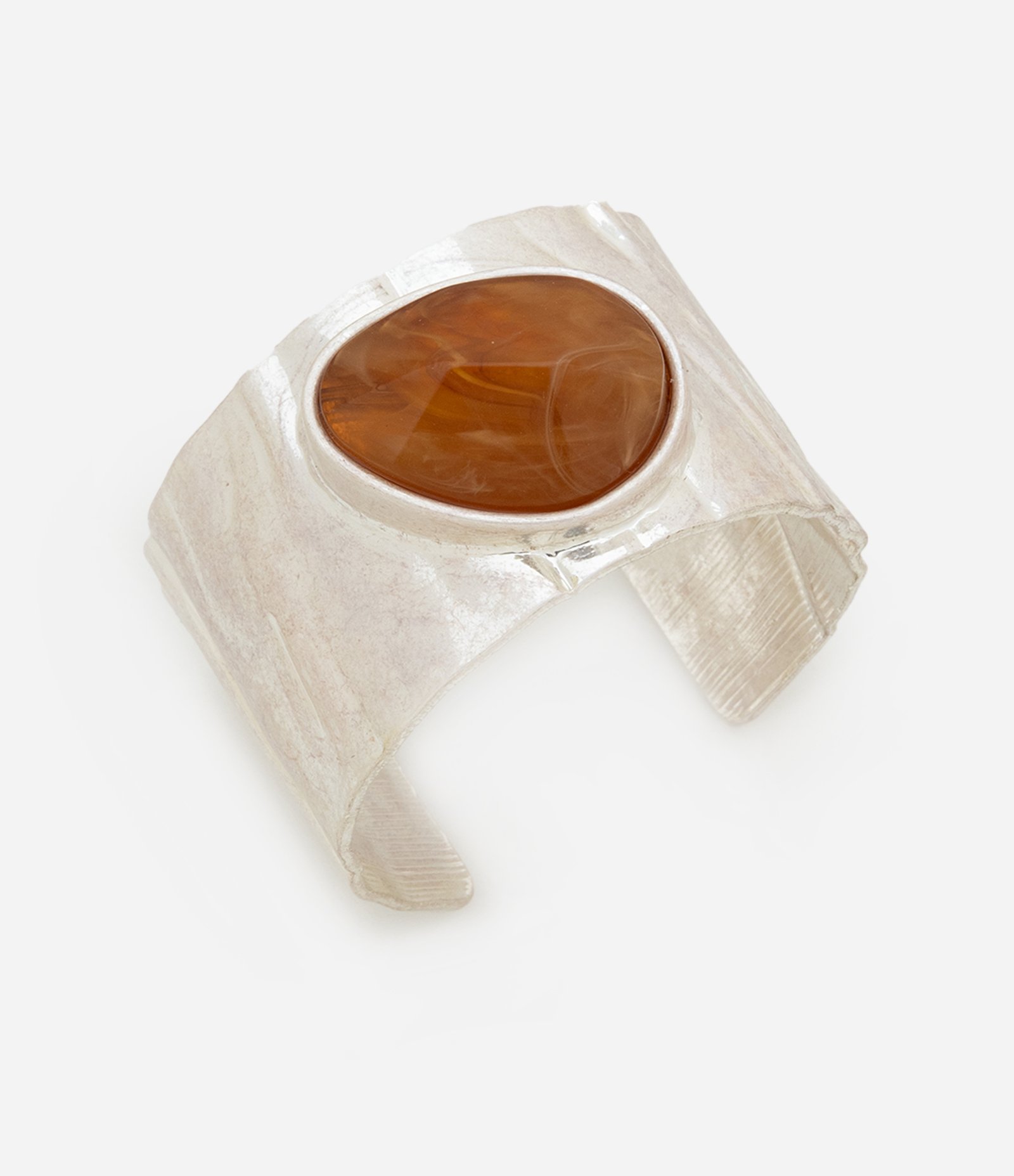 Bracelete em Resina Rígido em Prata Escovado com Detalhe Centralizado Marrom 2