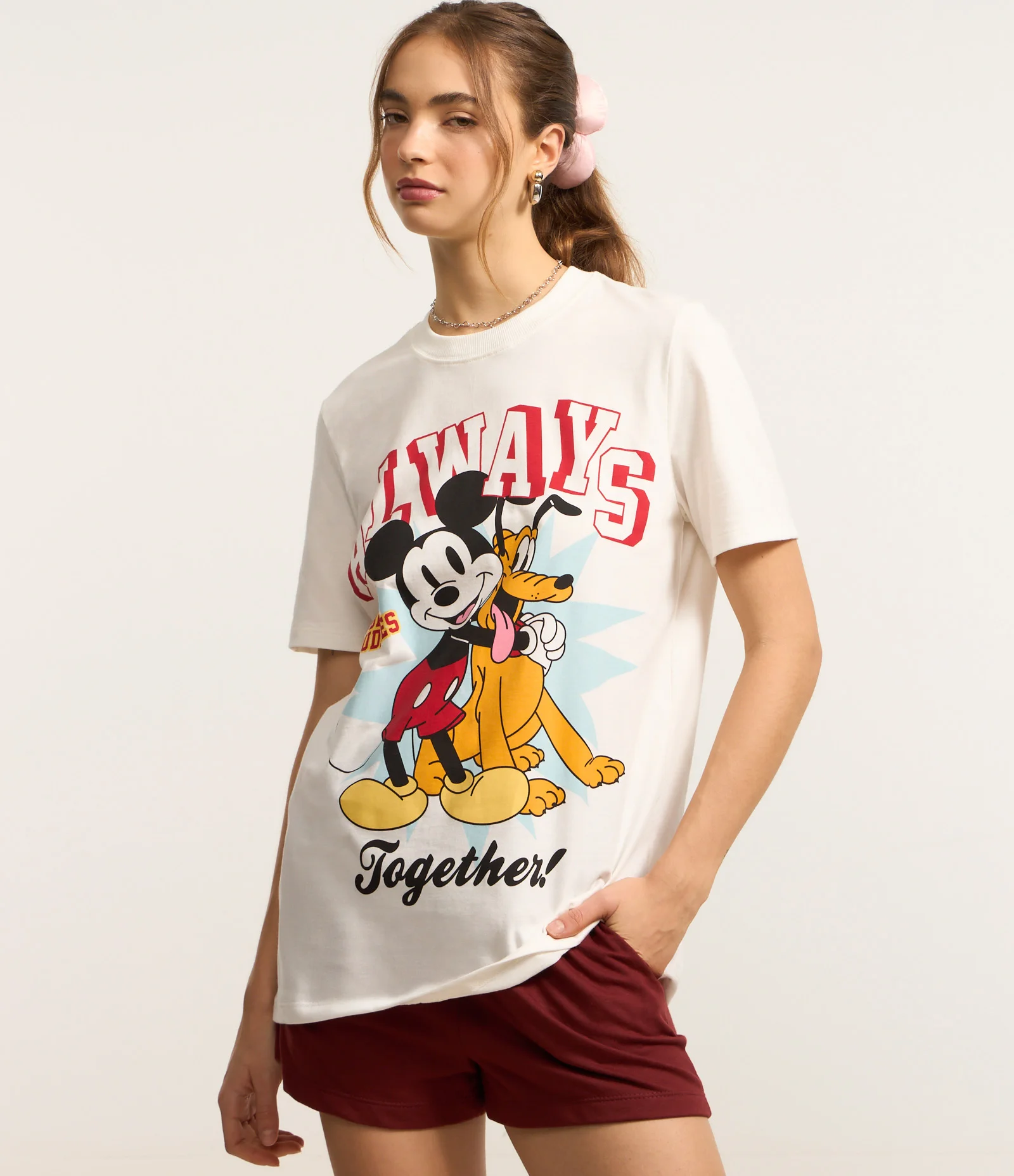Camiseta Alongada em Algodão com Estampa Mickey e Pluto Branco 1