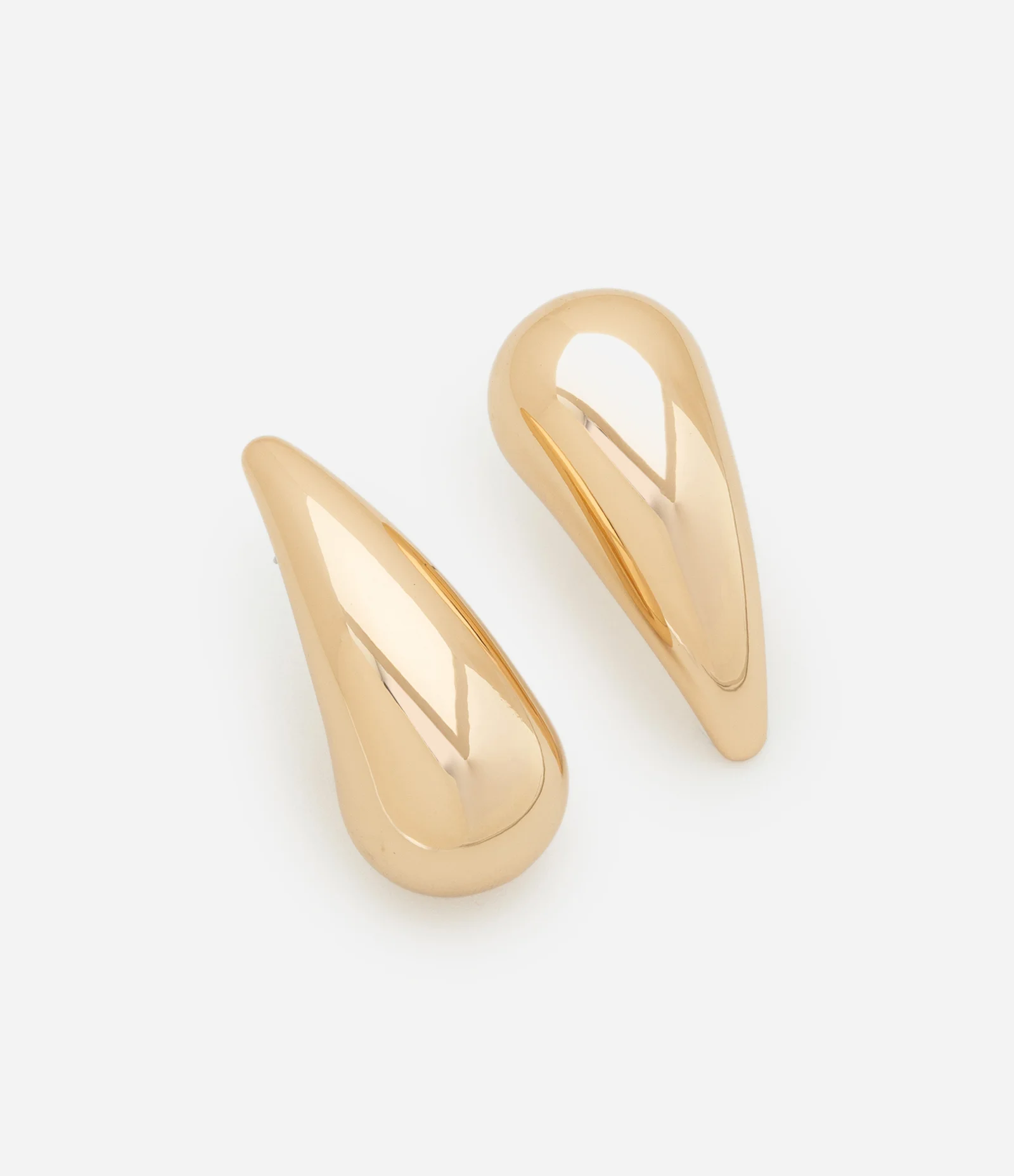 Brinco Médio com Gota Assimétrico Dourado 1