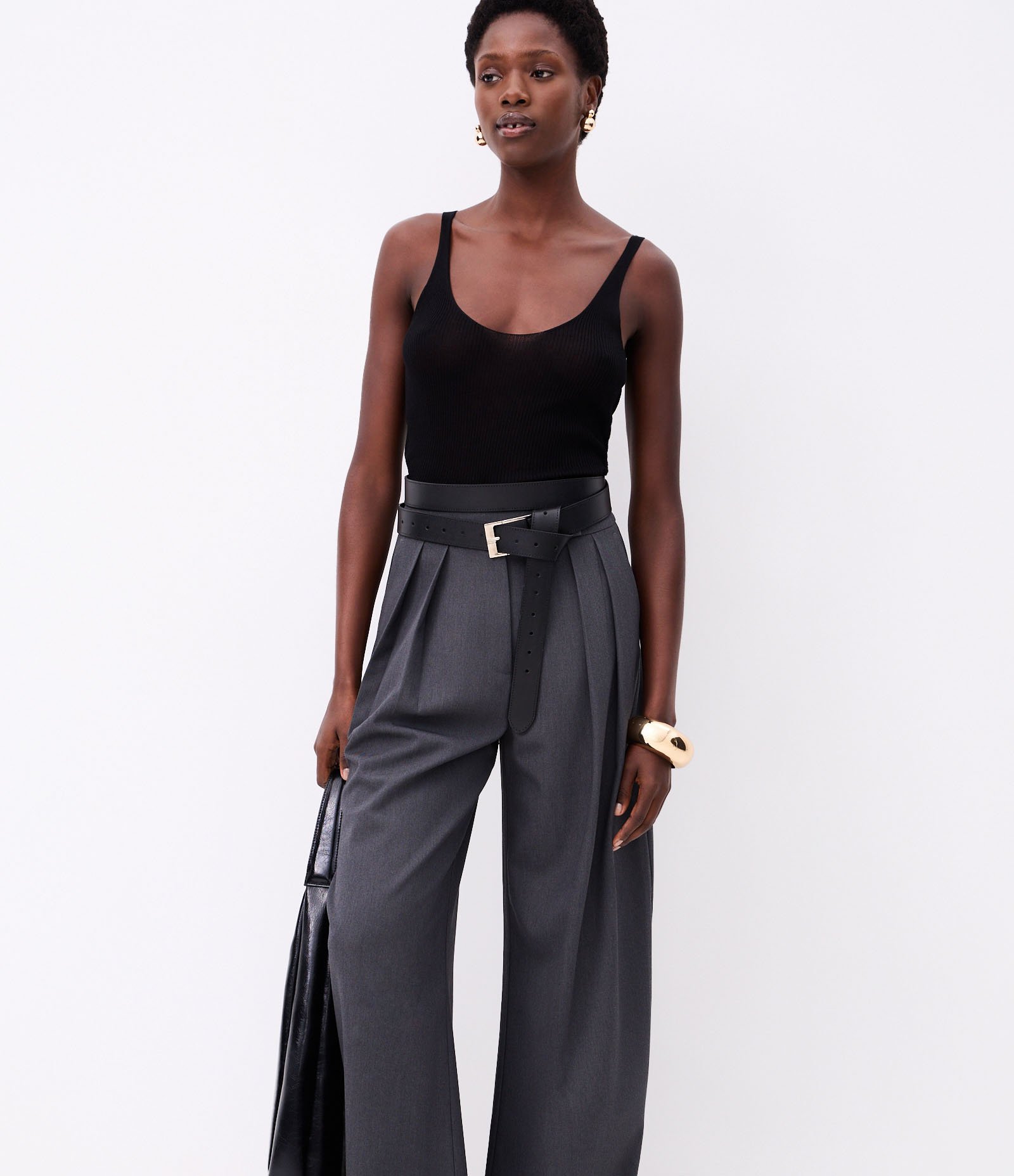 Calça Reta Alfaitada com Pregas e Transpasse no Cós Cinza 3