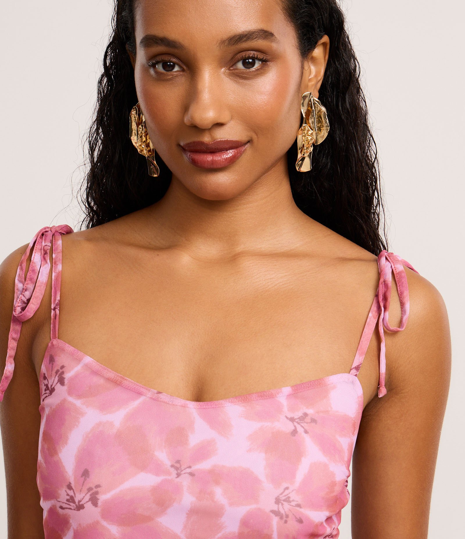 Blusa de Alça em Tule Floral com Babado na Barra Assimétrica Rosa 3