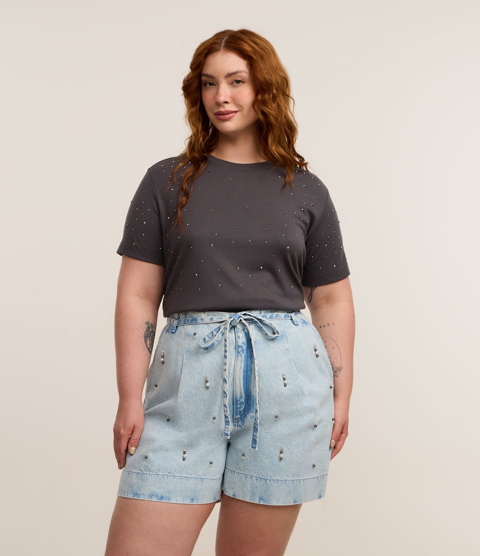 Camiseta com Brilhos Salpicados Curve & Plus Size Cinza 2