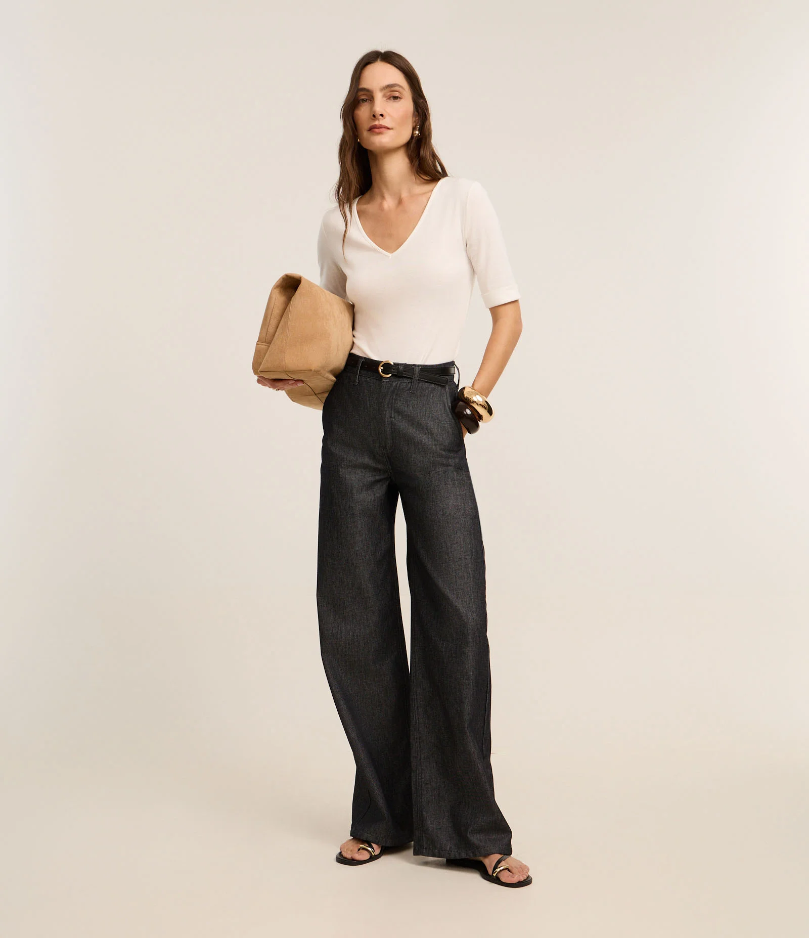 Blusa em Ribana com Decote V e Manga Dobrada Branco 2