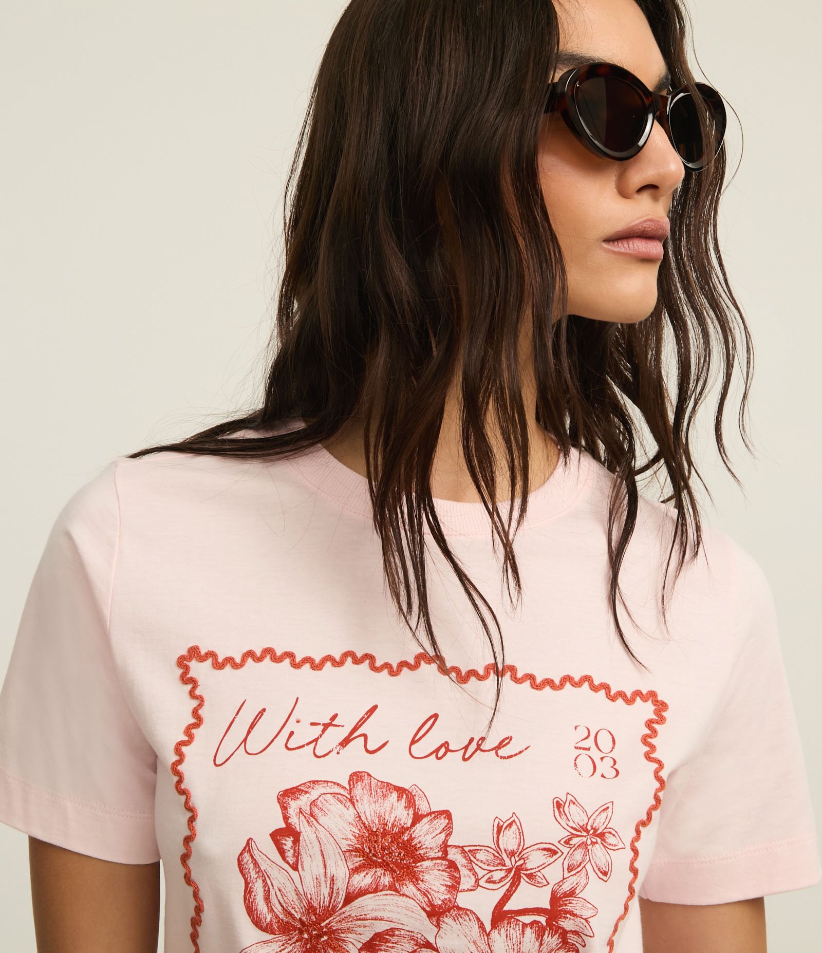 Camiseta T-shirt em Algodão com Moldura e Estampa Floral Barcelona Rosa 2