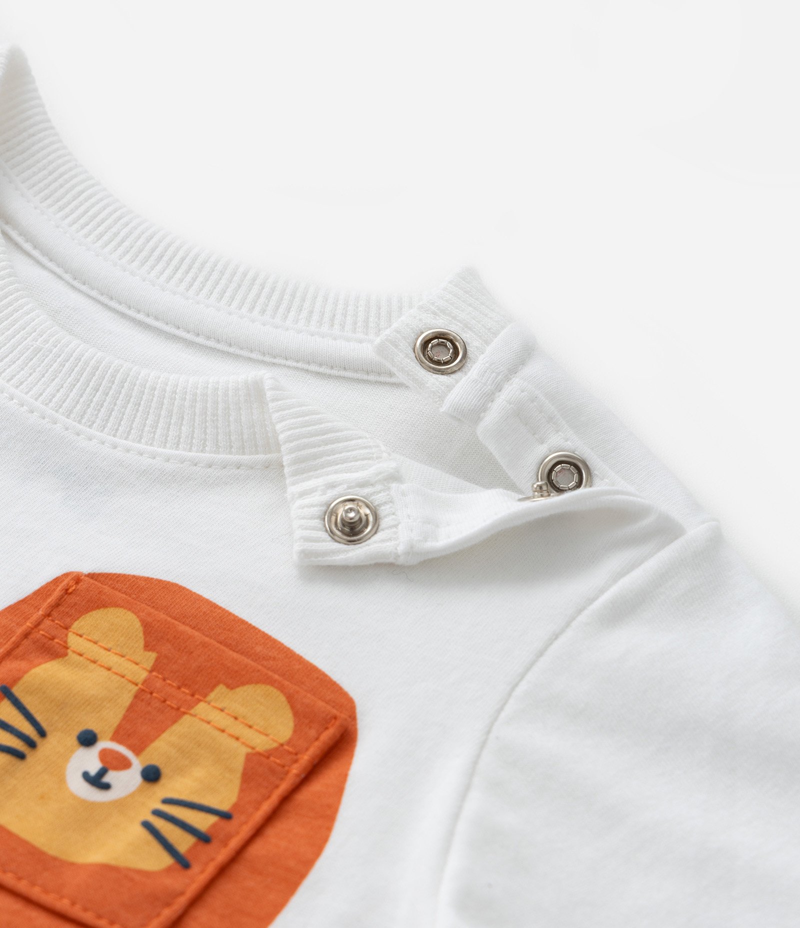 Camiseta Infantil com Bolsinho Estampado de Leão - Tam 0 a 18 Meses Branco 3