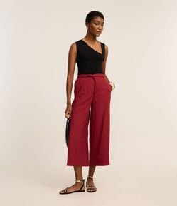 Calça Pantacourt com Corte Alfaiatado e Amarração