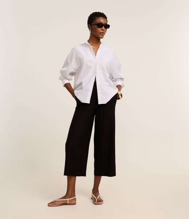 Calça Pantacourt com Corte Alfaiatado e Amarração