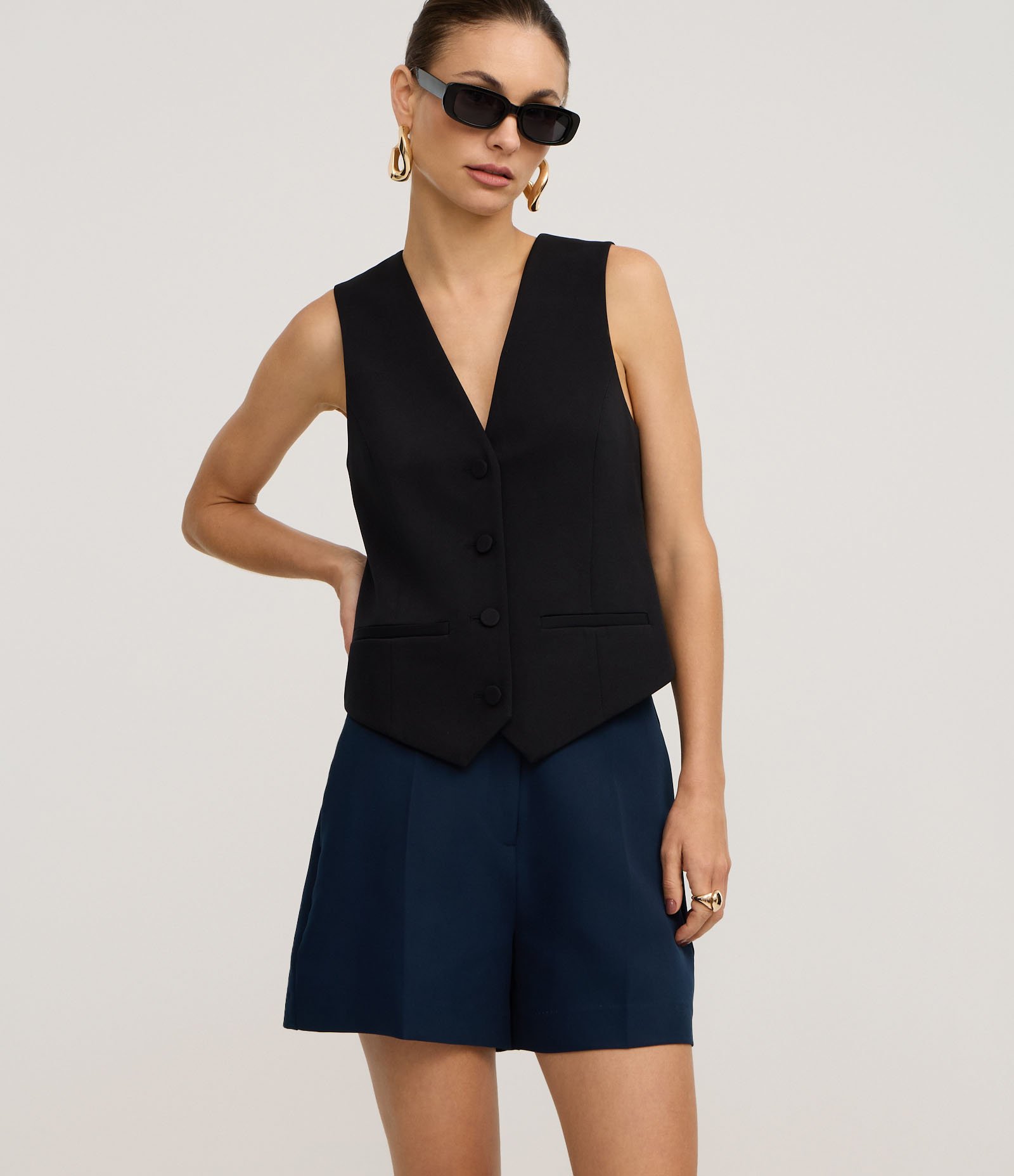 Short Alfaiatado Maquinetado com Frisos Azul Escuro 2