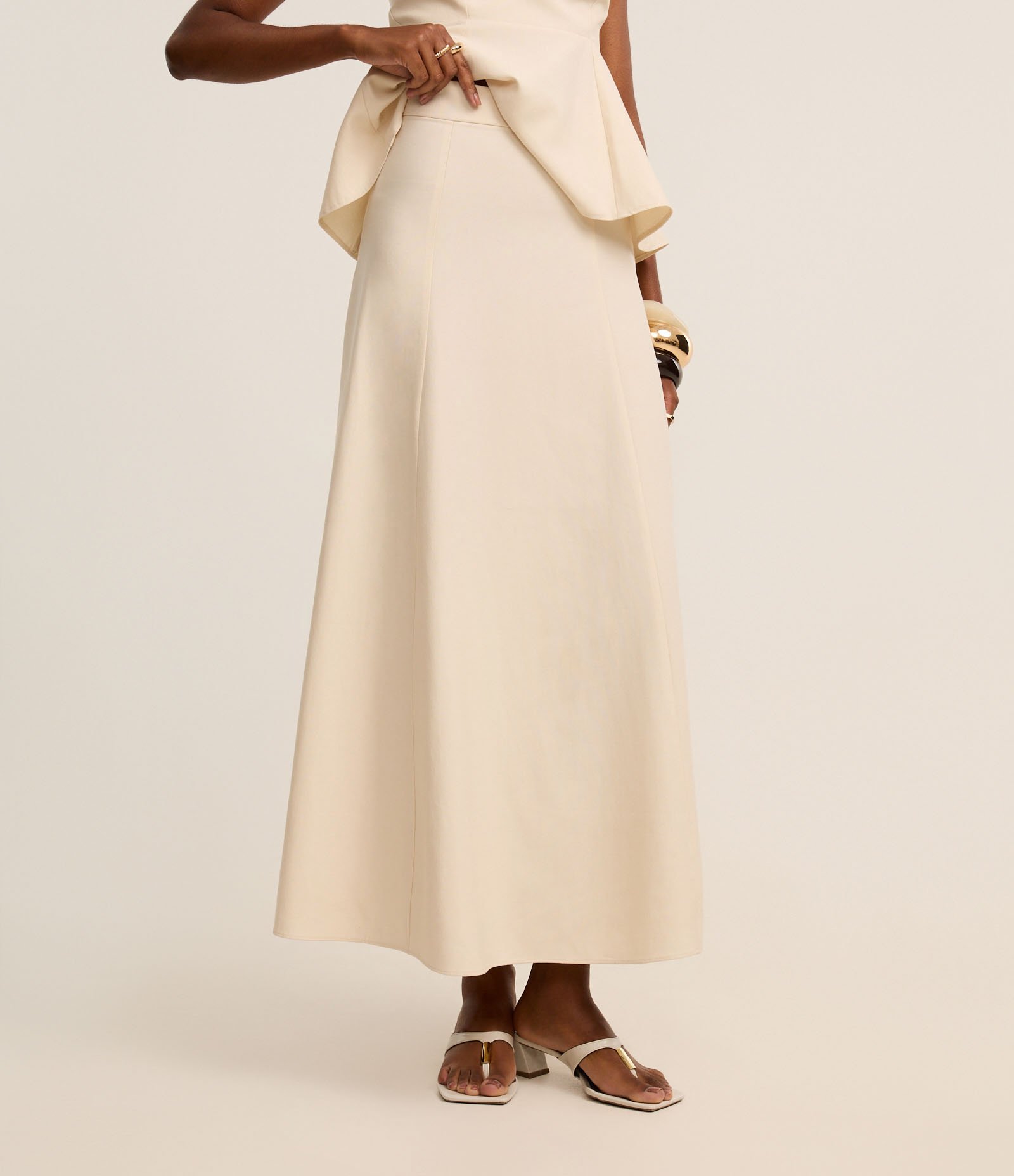 Saia Longa Evasê com Cós Largo Off White 3