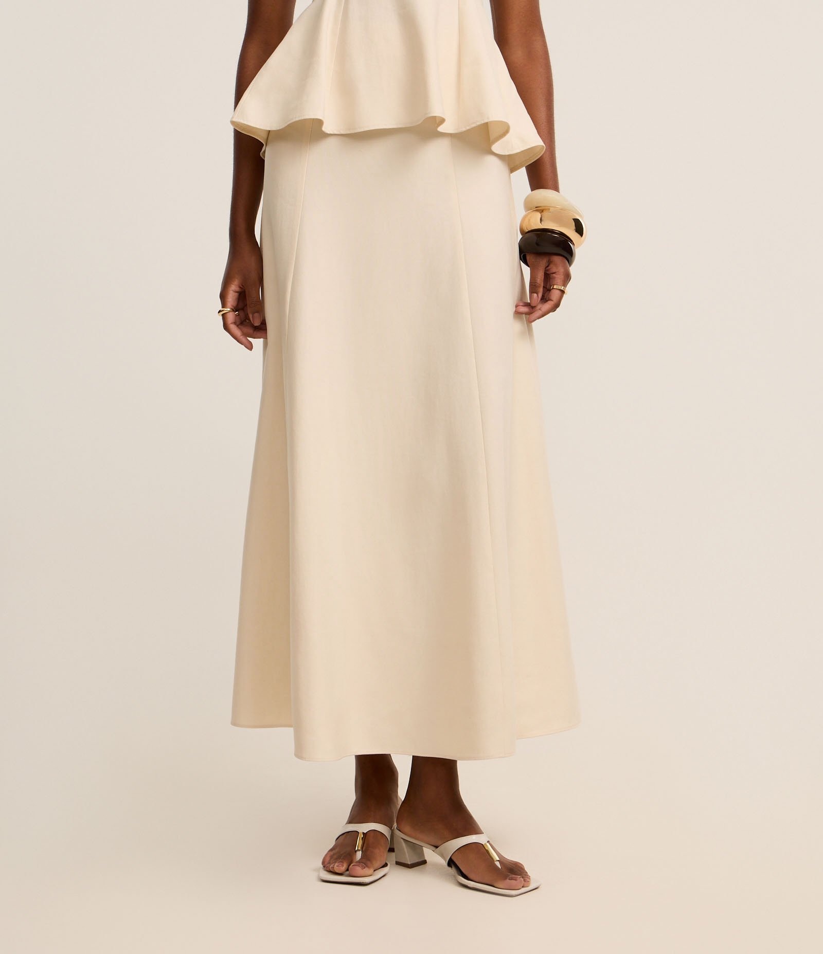 Saia Longa Evasê com Cós Largo Off White 5