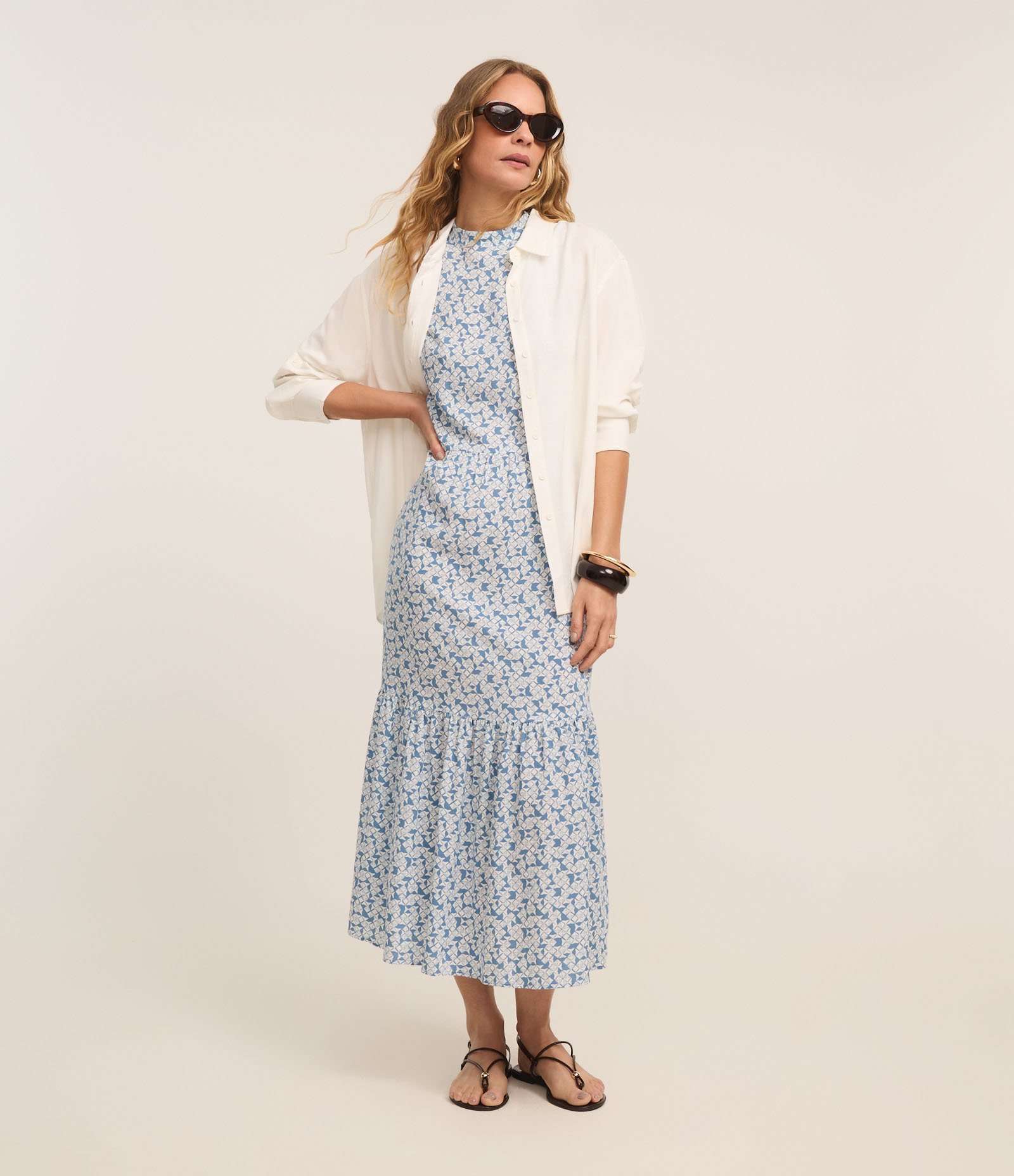 Vestido Evasê Longo em Viscose com Estampa Geométrica Azul/Branco 1