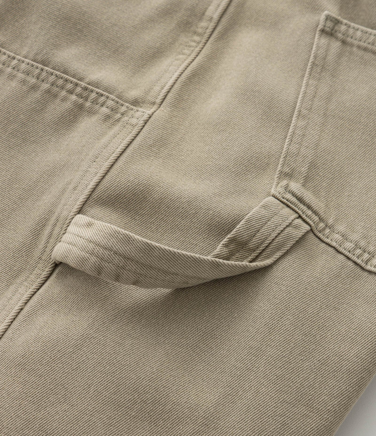 Bermuda Baggy Relaxed em Sarja Lavada com Bolso Carpinteiro Verde 8