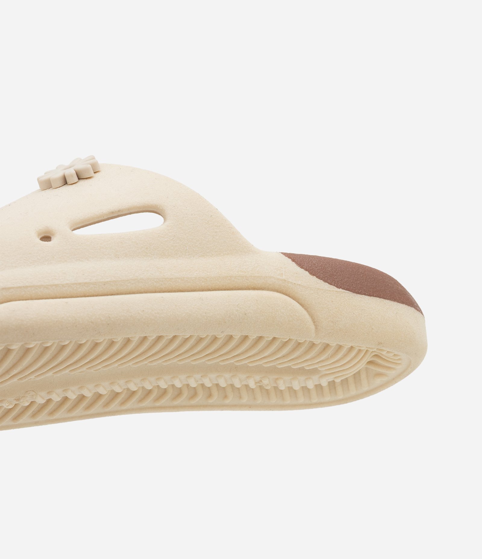 Chinelo Slide Infantil com Patchs Florzinhas - Tam 24 ao 31 1 - Marrom Claro 3