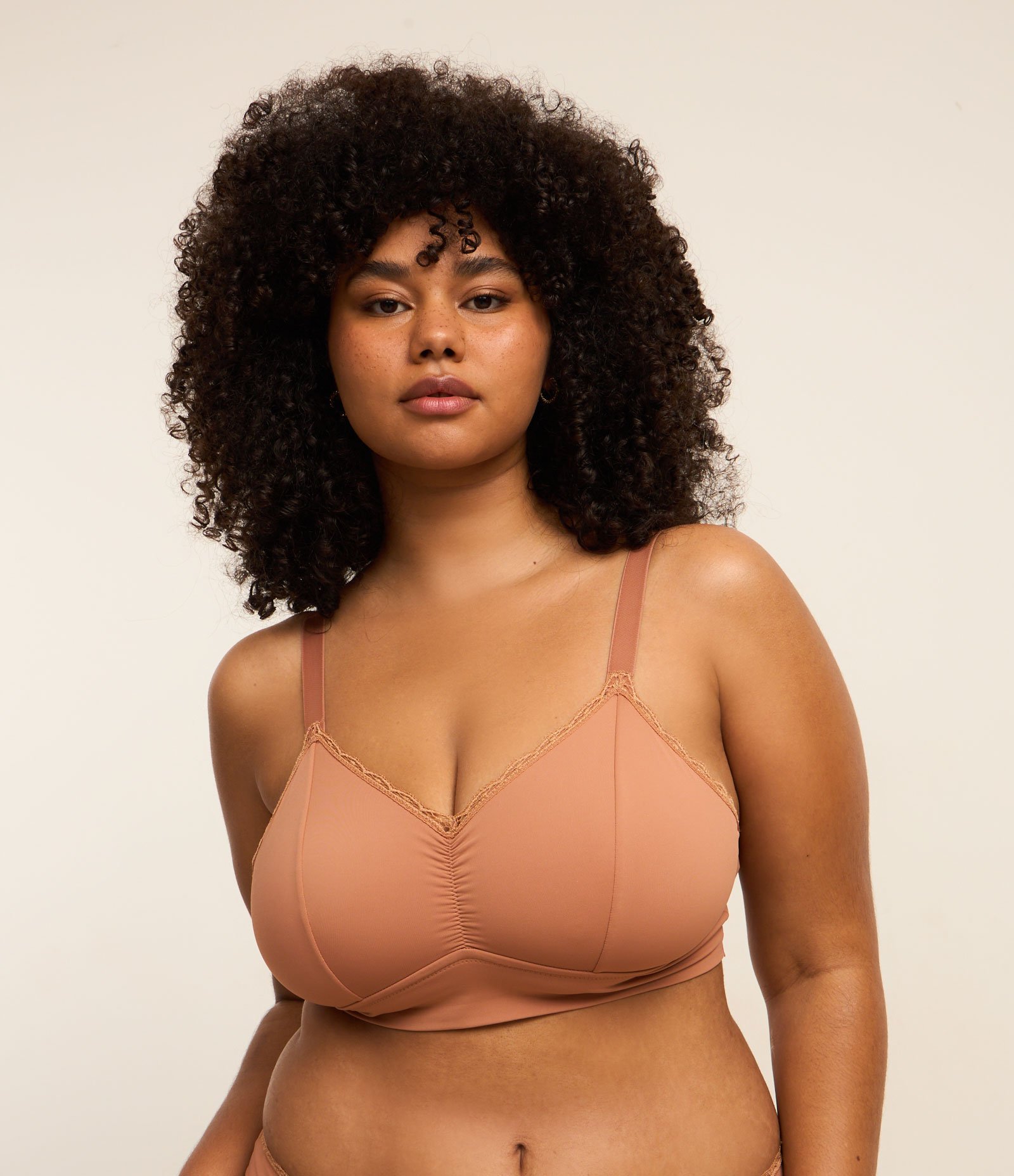 Sutiã Top Alongado em Microfibra com Franzido no Busto Curve & Plus Size Marrom 1