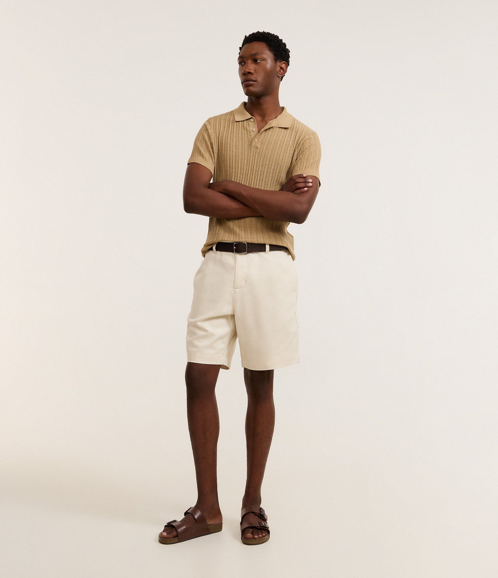 Camisa Polo Regular com Botões Texturizada Marrom 2