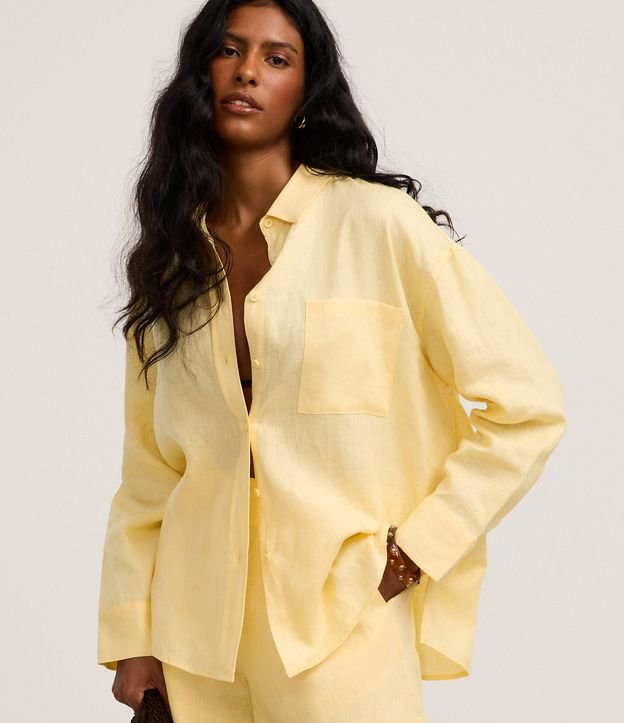 Camisa Oversized em Linho com Bolso no Peito
