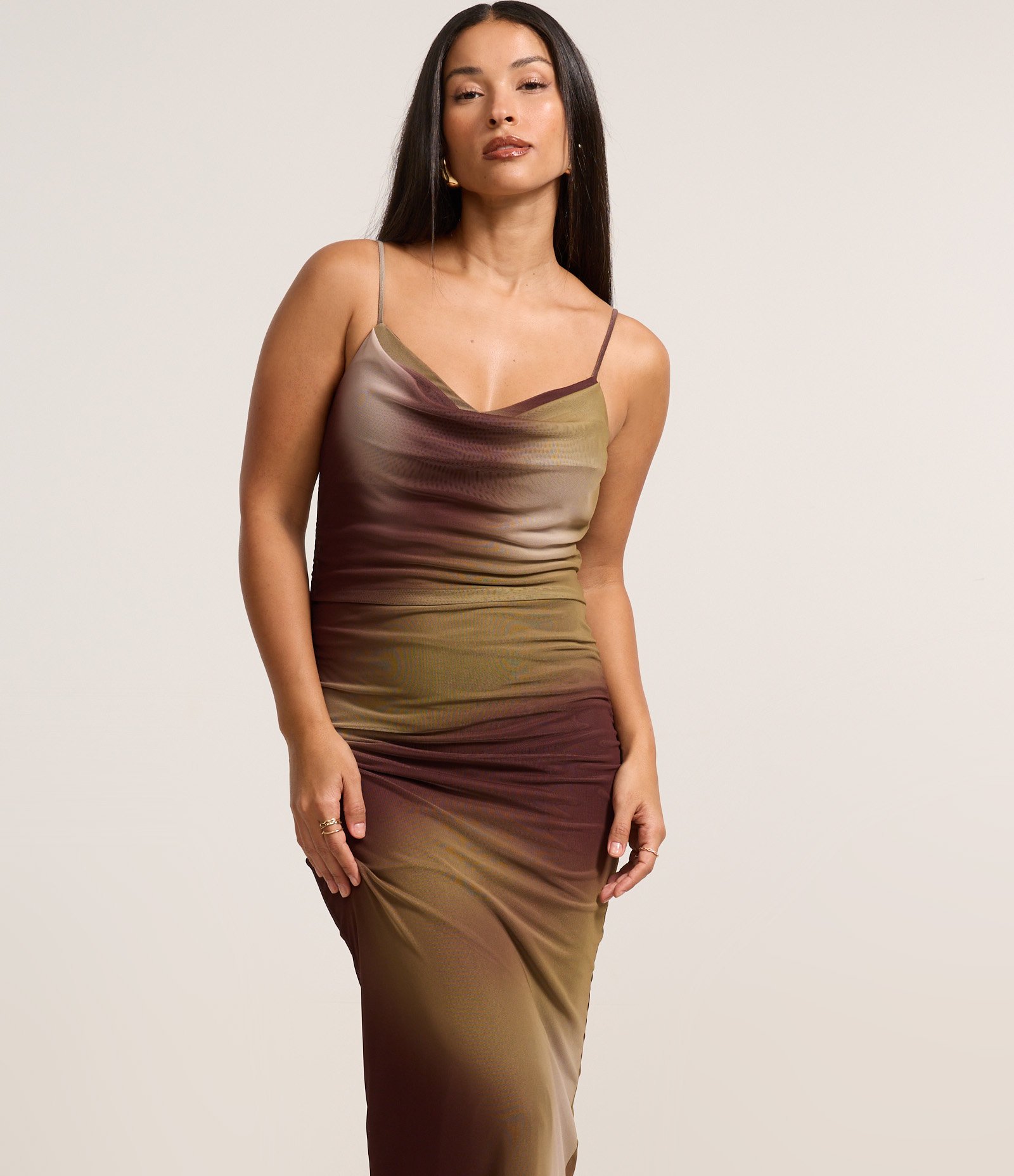 Vestido New Midi em Tule com Drapeado Lateral e Estampa Manchada Marrom 2